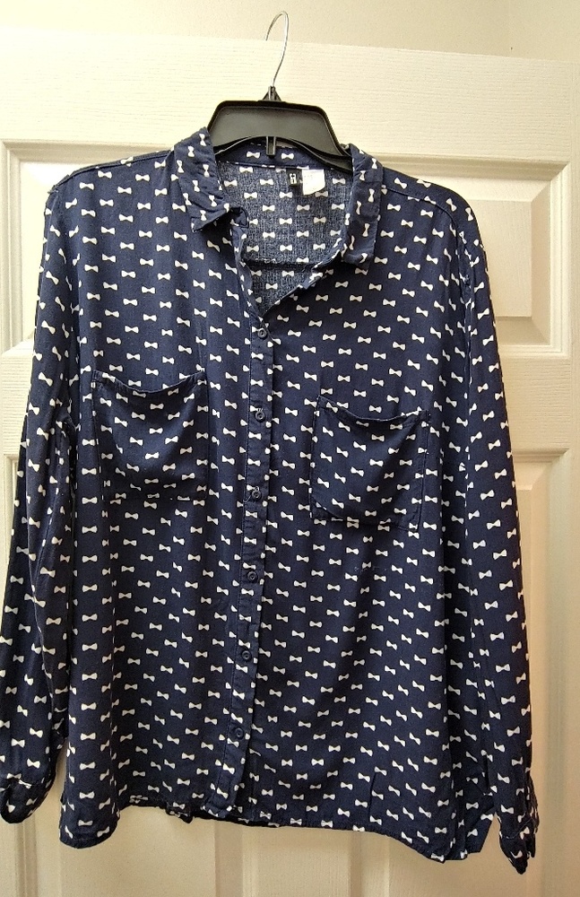 H&M Long Sleeve Button Down Shirt with Bow Print
